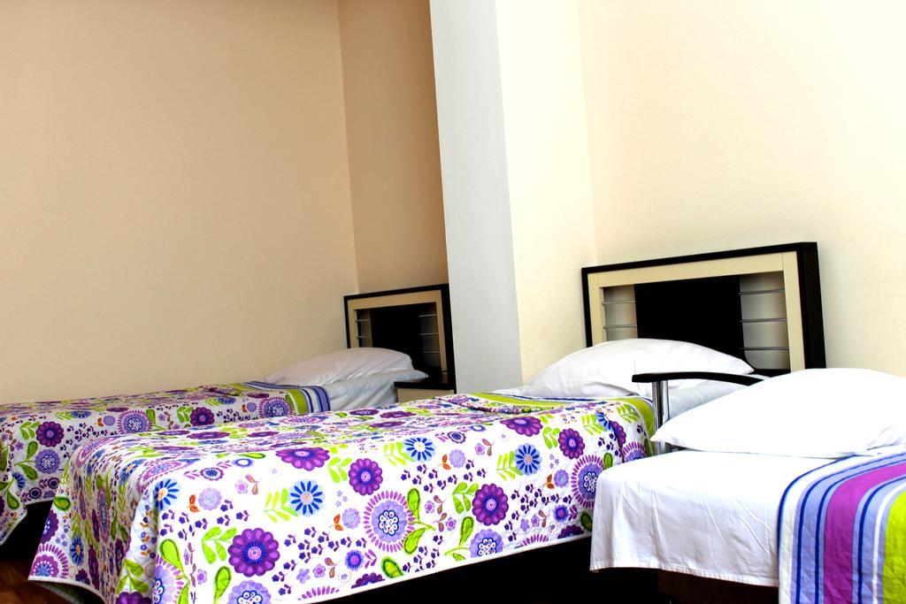 Max Comfort Hotel Kutaisi Room photo